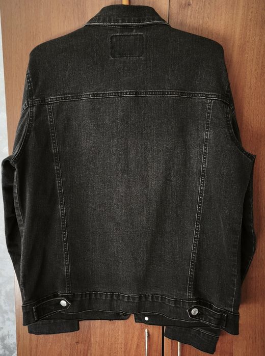 Мужская джинсовая куртка pull&bear