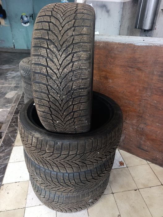 Продавам зимни гуми 215/40/18
