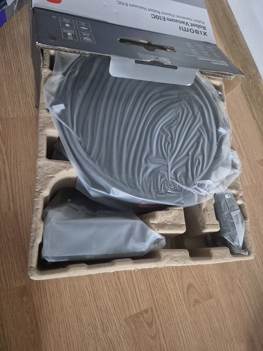 Aspirator robot Xiaomi Mi Robot Vacuum E10C, 3500 Pa, mopare, negru, 80x325x325mm nou sigilat