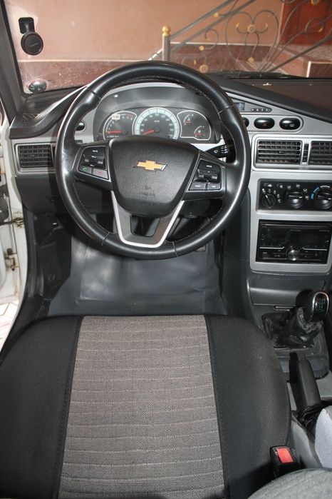 Nexia 2.      1.6 2016yil