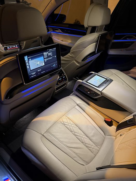 BMW 7 Series 0 — imagine 5