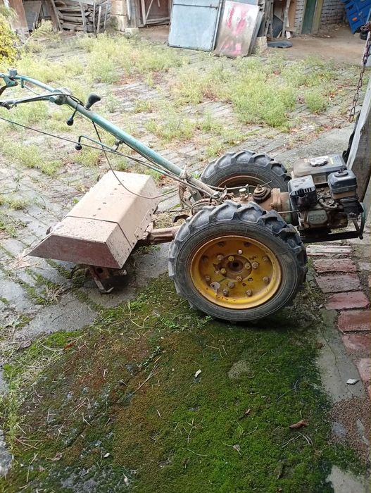 Мотоблок с инвентар