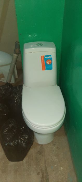 Унитаз в хорошем состоянии
