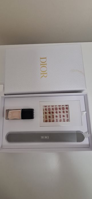 DIOR нов оригинален комплект-лак за нокти, пеличка и стикери