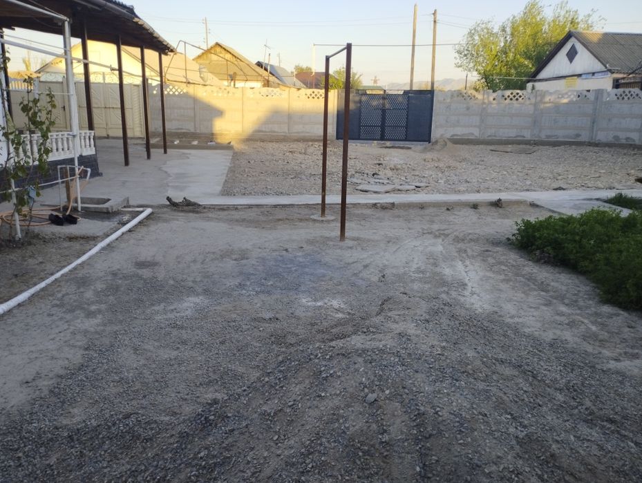 Үй сатылады магазинімен