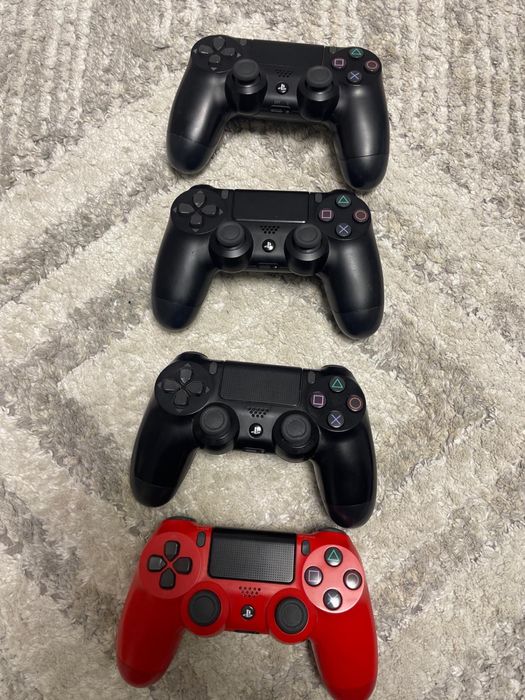 Vand Ps 4 slim cu 4 controllere