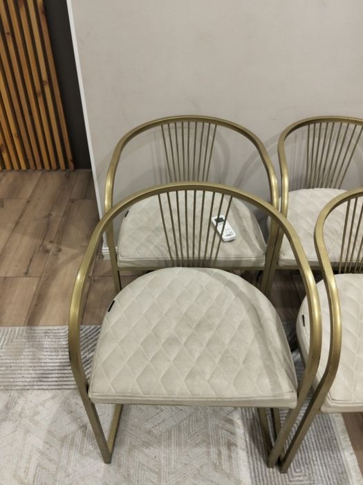 Продам стол и стулья
