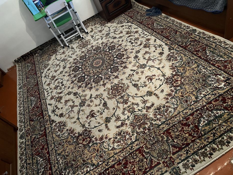 Продается красивый ковер