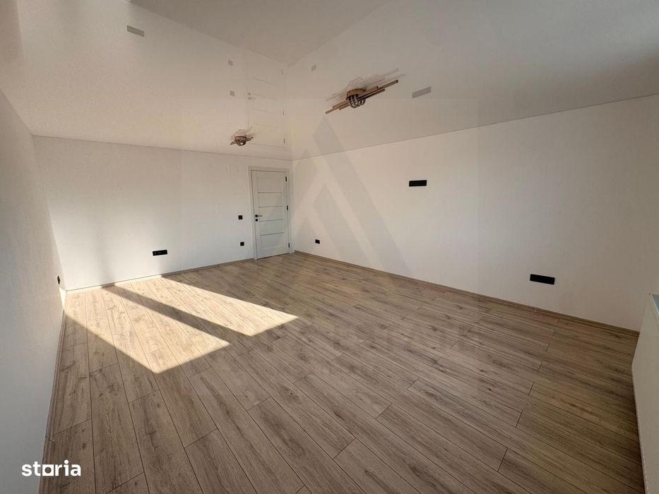 Casa moderna constructie noua 195 mp utili 100 mp curte in Sura Mare