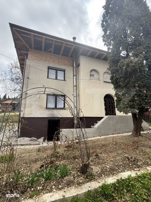 Casa si teren la strada asfaltata in Vatra Dornei