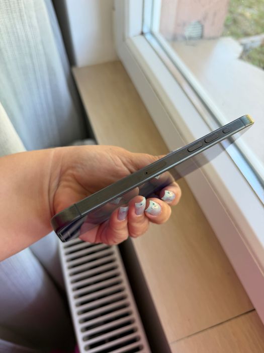 Vând iPhone 15 pro Max