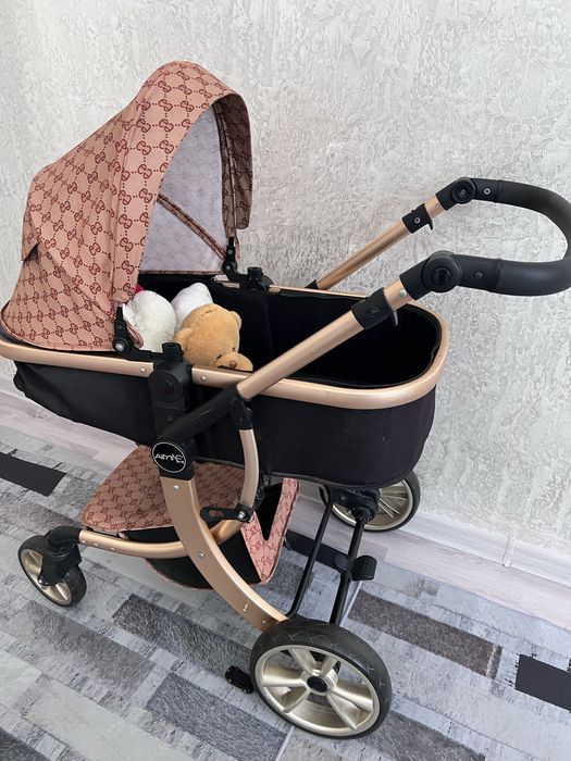 Коляска новый почти