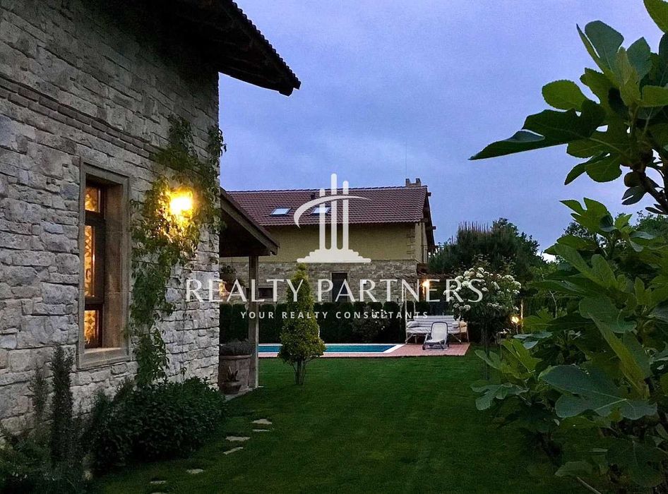 Къща с 5 спални и граж – с. Приселци, обл. Варна