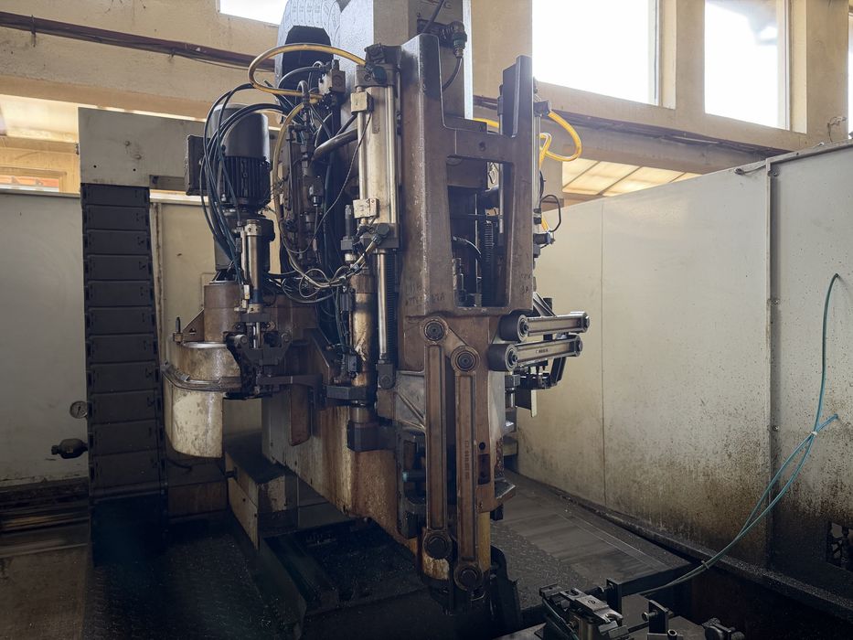 CHIRON FZ 22 L Vertical Machining Center