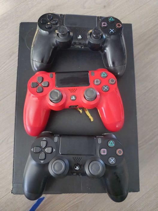 Controlere ps4 in stare buna