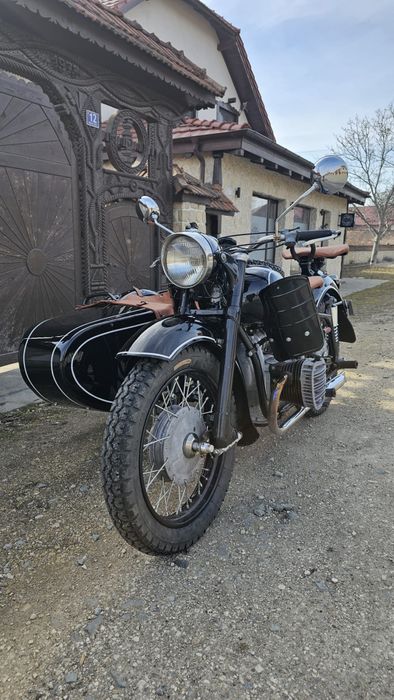 Motocicleta cu atas retro KMZ 750 anul 1963