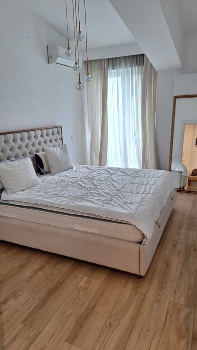 Inchiriere apartament mobilat 2 camere elegant si luminos, terasa mare