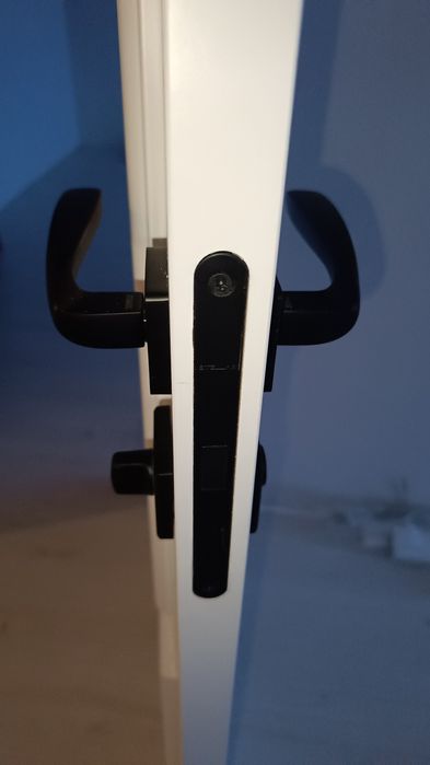 Установка двери вырезка замков