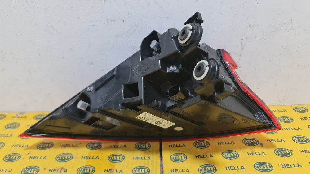 Lampa tripla stop led matrix dinamic Audi Q8 4M 4M8945070B