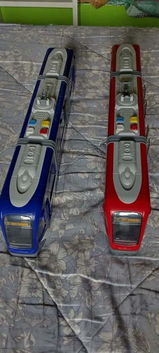 Vând 2 jucării Tren Express noi