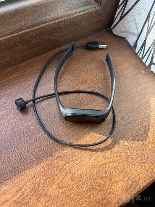 Xiaomi Mi Band 7 (Черный) — В хорошем состоянии