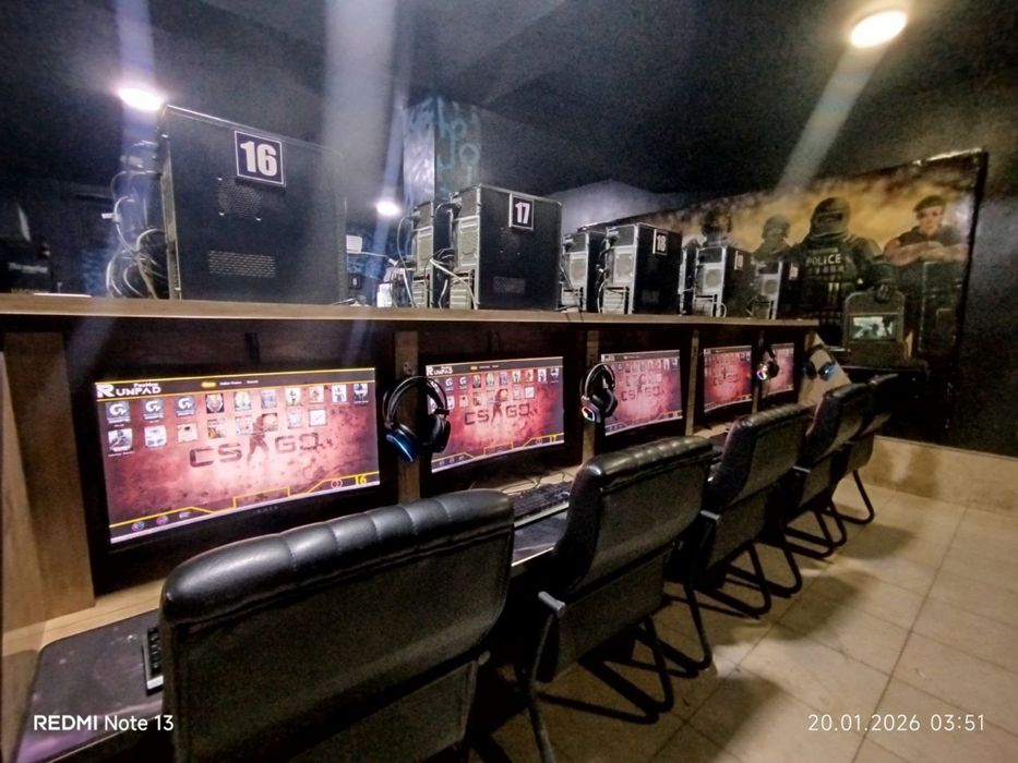 Игравой компютерлар 30 дона идеал холати мебел ва стул кушиб берилади