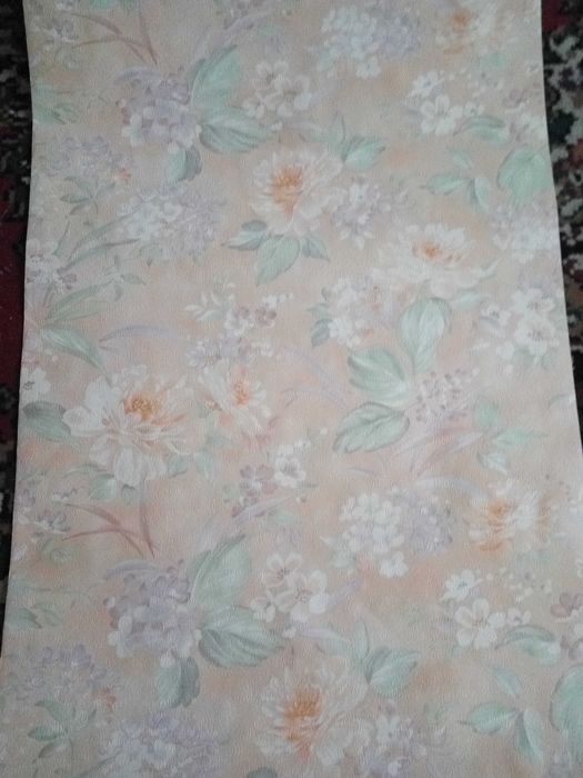Продаю обои простые длина 10м