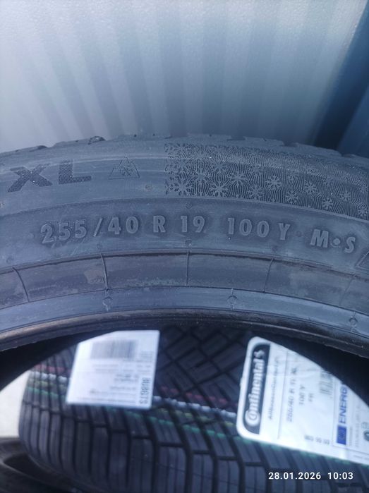 255/40 R19 Continental