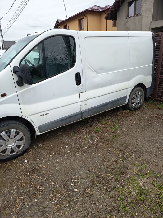 Vând, Schimb Renault trafic 1.9 tdi cu mașina cu locuri.