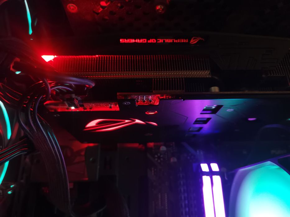 Placă video Gtx1070ti 8gb  Asus ROG Rgb