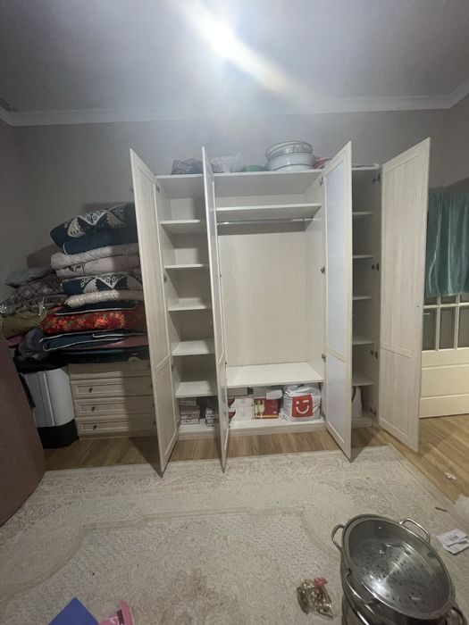 Белоруская. Мебель в отличном состаяние