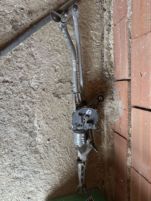 Моторче за чистачки за w204