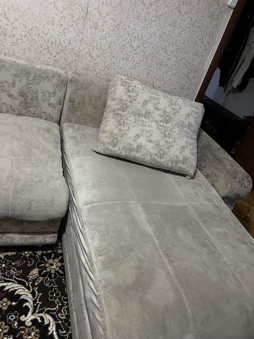 Продается большой диван