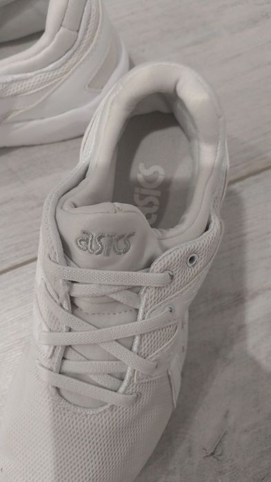 Кецове Guess и ASICS 32 номер