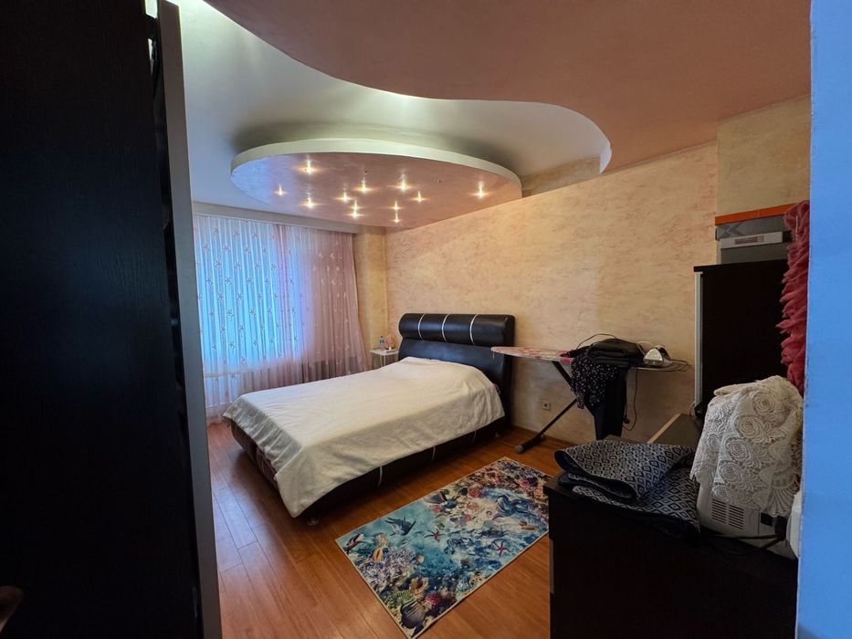 Двухместная кровать с ортопедическим матрасом