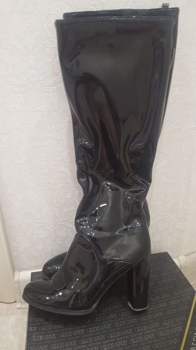 Женские сапоги черные