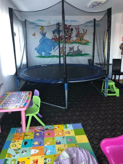 Tobogan , spațiu joacă