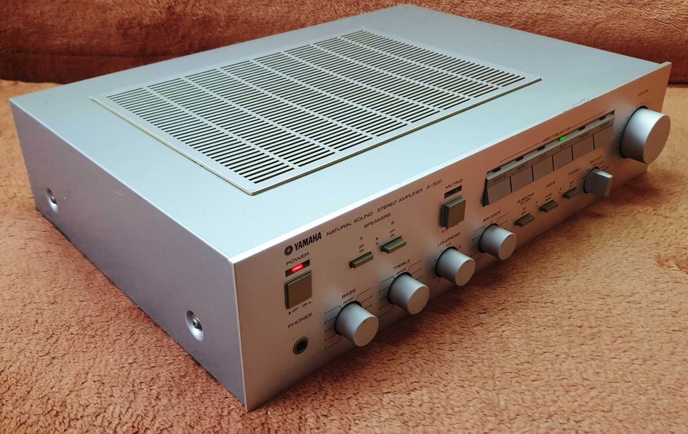 Yamaha A-500 statie 2X70W pe 8 Ohm distorsiuni 0,005%