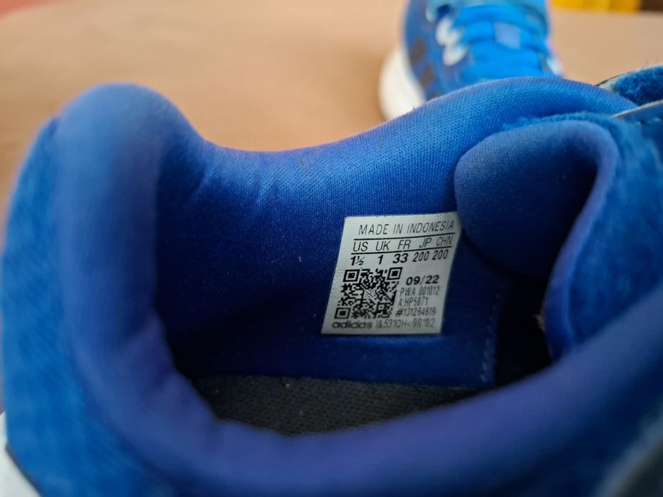 Детски маратонки adidas  33 номер