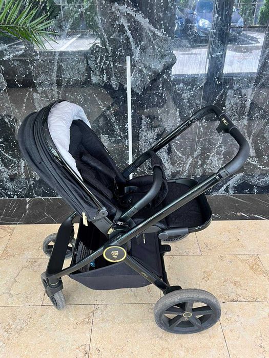 Carucior Venicci Upline Negru - 3 in 1 (landou, scoica si sport)