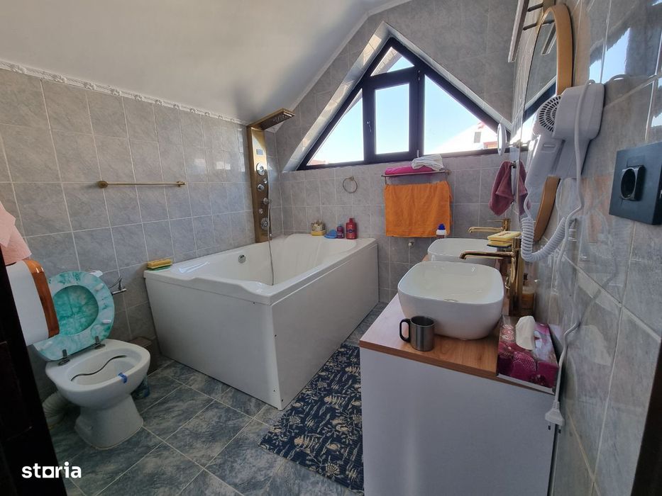 Casa frumoasa langa lacul Fundeni