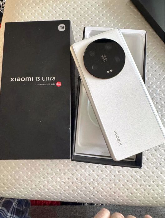Vând Xiaomi 13 Ultra in stare foarte buna