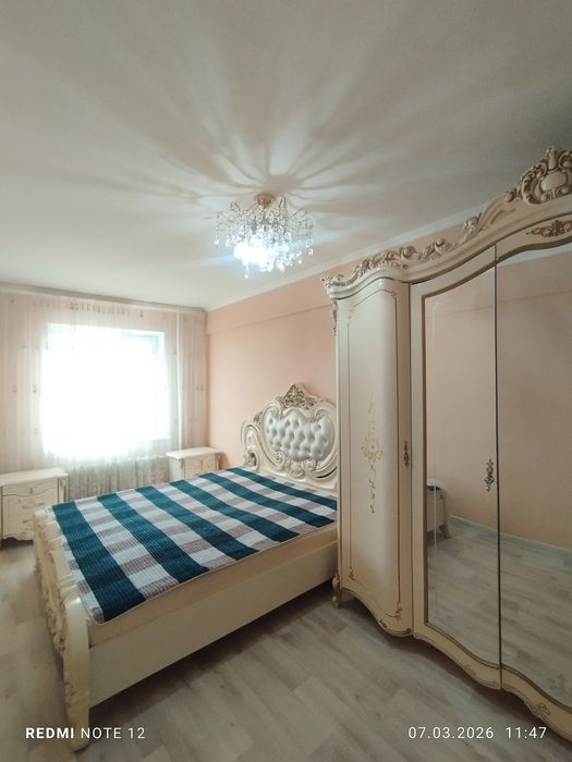 Трехкомнатная. Семь спальных мест.