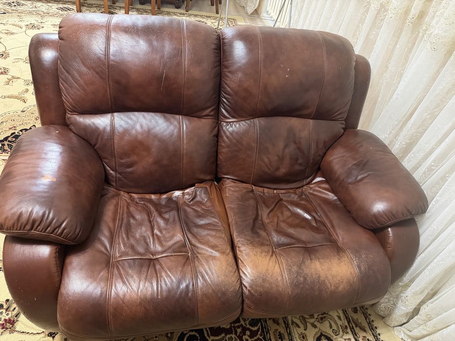 Продам диван кожаный