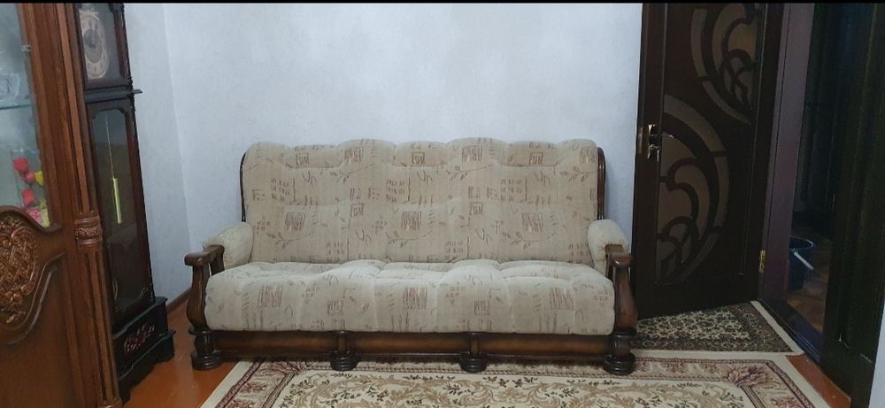 Диван в отличном состоянии 3  мил  сӯм .
