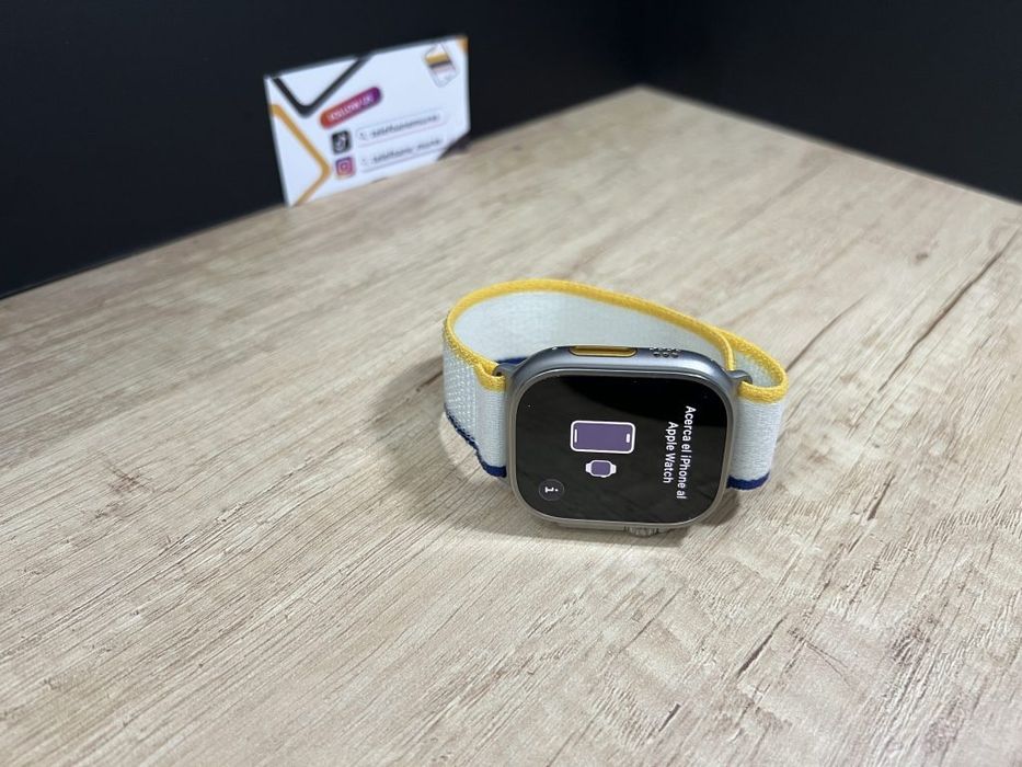 Apple Watch Ultra 49mm Natural Titanium Second-Hand 2 ani g