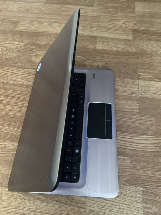 Laptop Hp display 15,6 led,6gb ram,500gb memorie,vine cu incarcator .