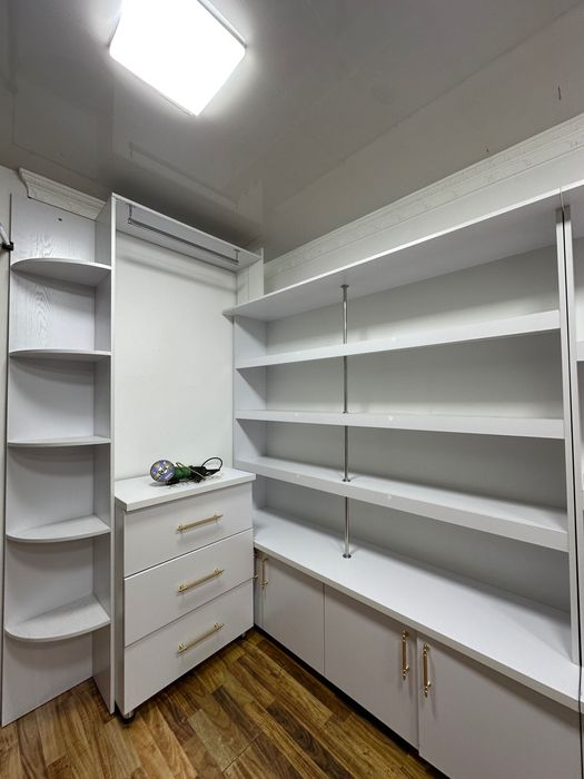 Шкаф для магазина