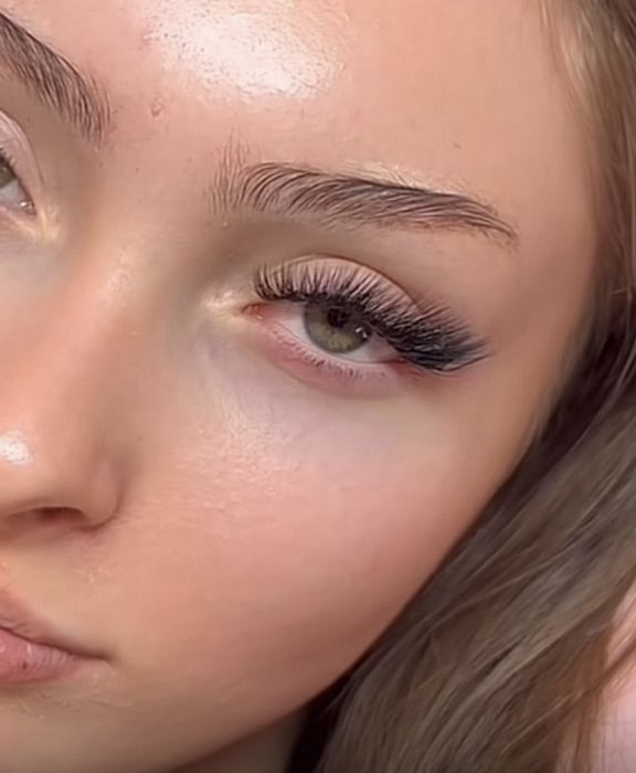 Наращивание ресниц на дому