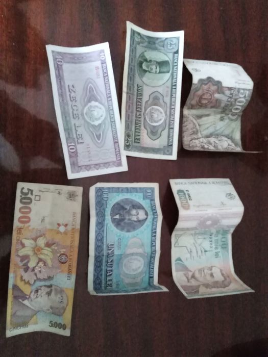 Vând Bacnote  si monede